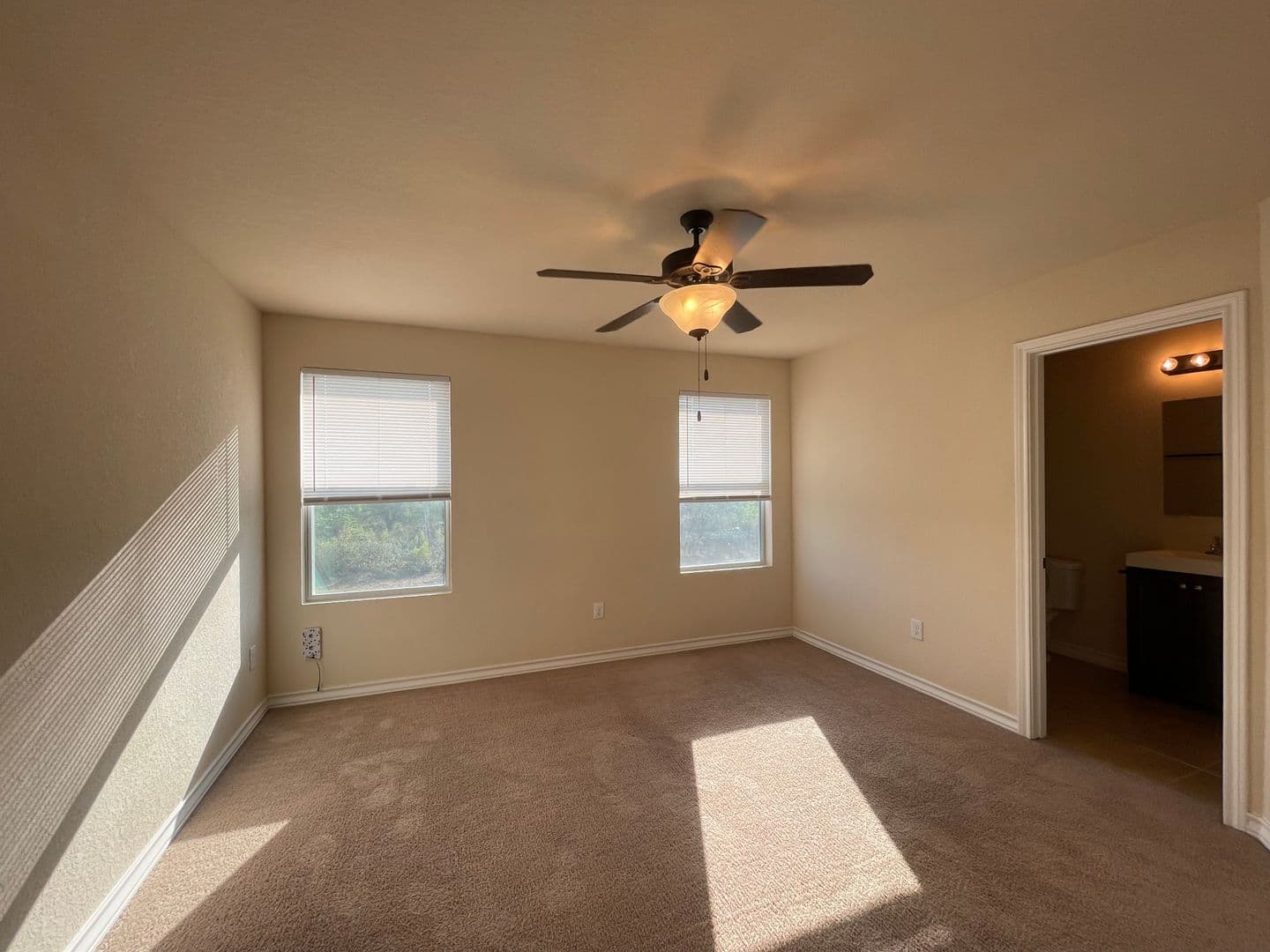 Selma Townhome: 16833 Showdown Path - 4
