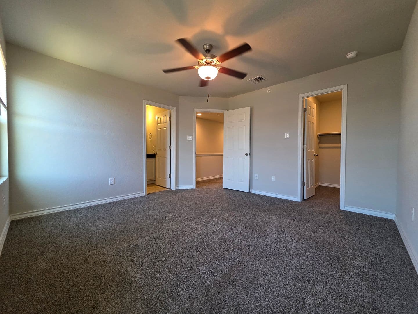 Selma Apartment: 16913 Showdown Path