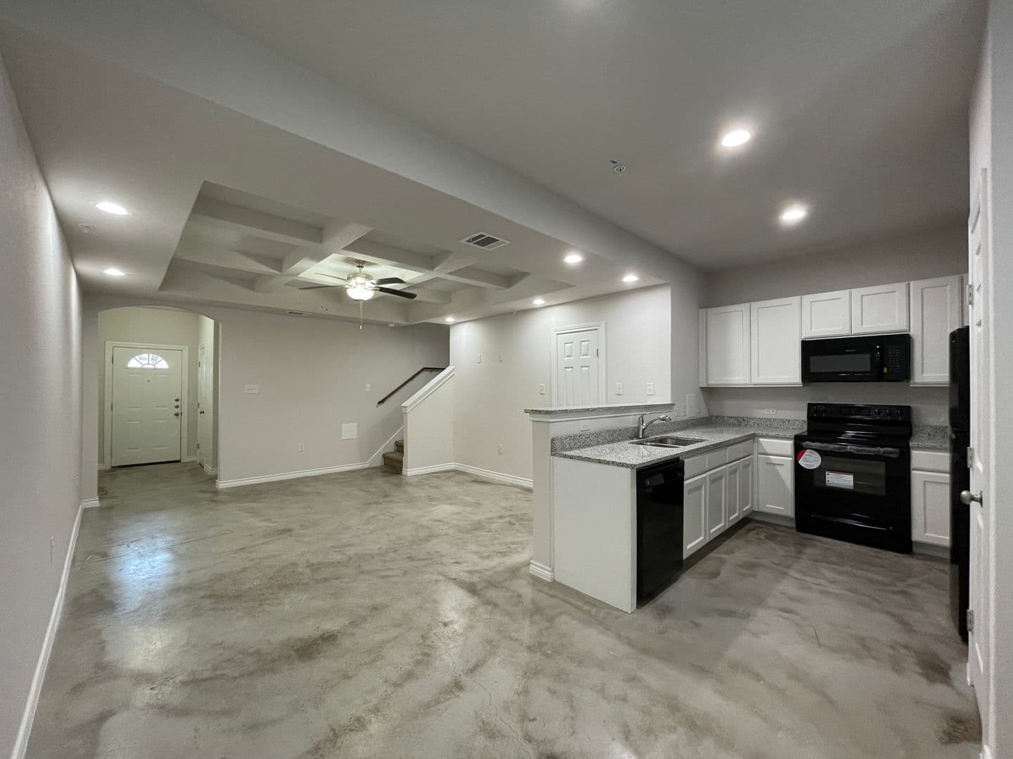 Converse Townhome: 7311 Colina Way