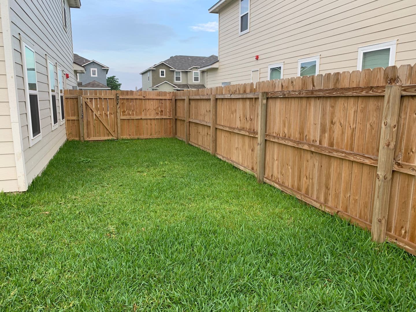 Selma Townhome: 16914 Showdown Path - 4