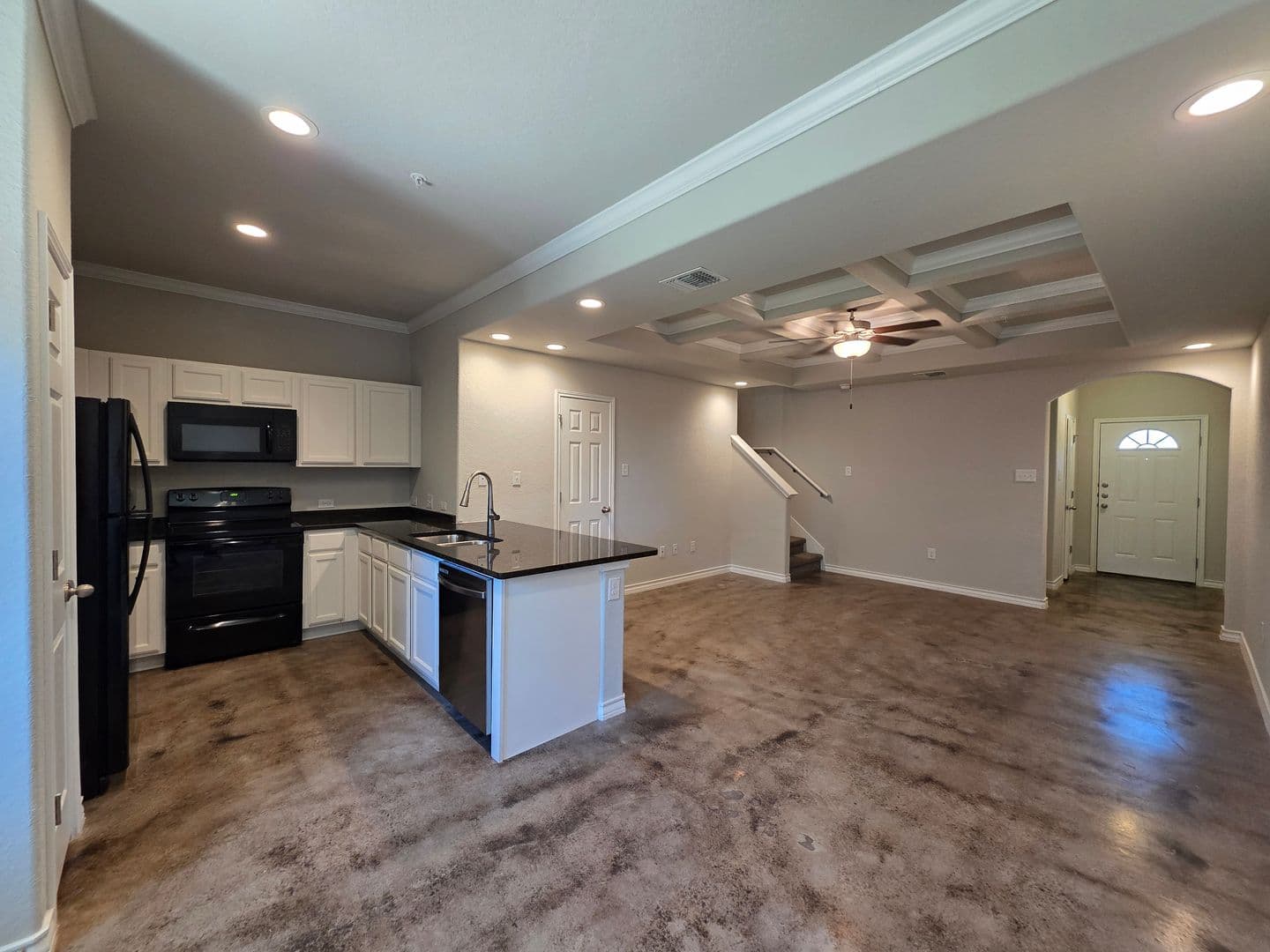 Selma Apartment: 16913 Showdown Path