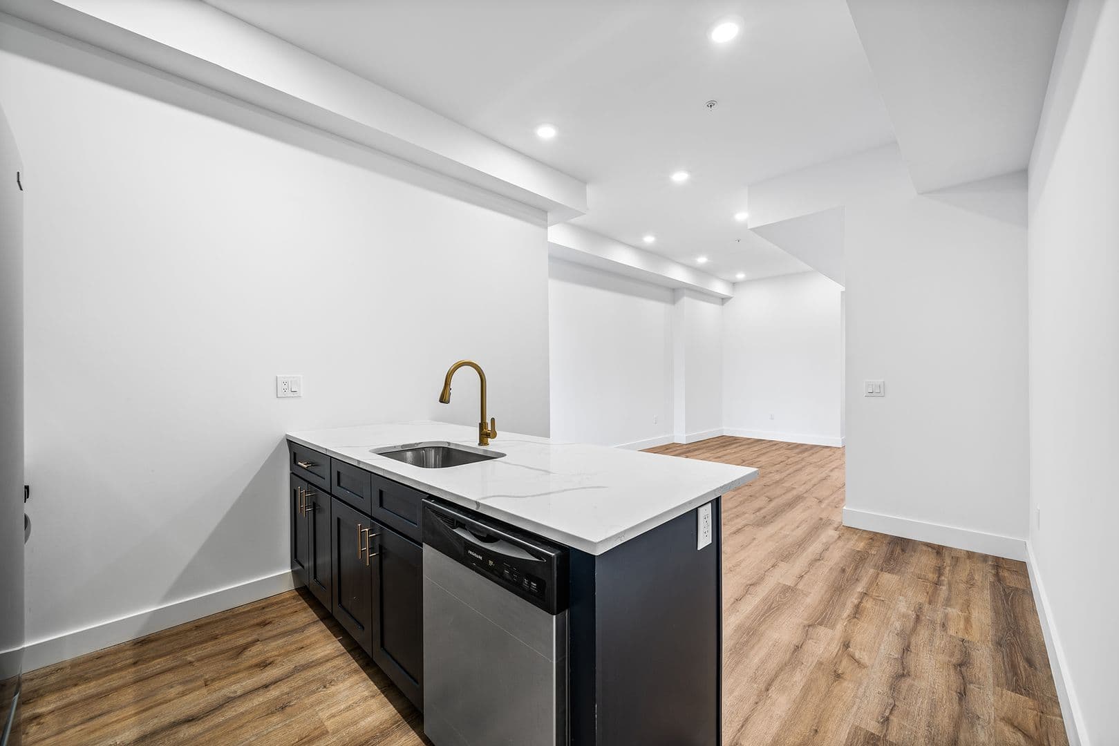 Philadelphia Apartment: 869 N 43rd St