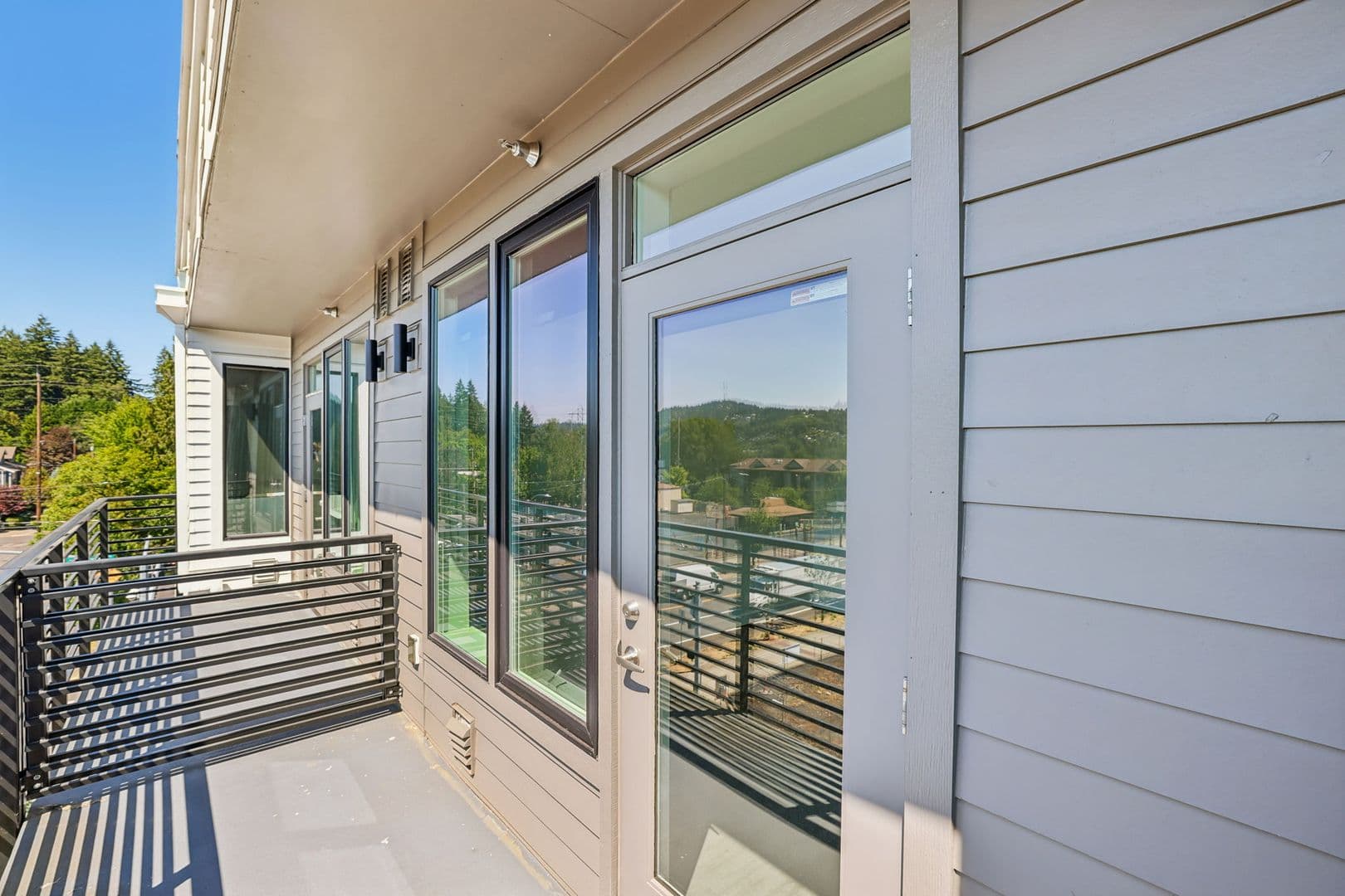 Portland Apartment: 8124 SE 6th Avenue