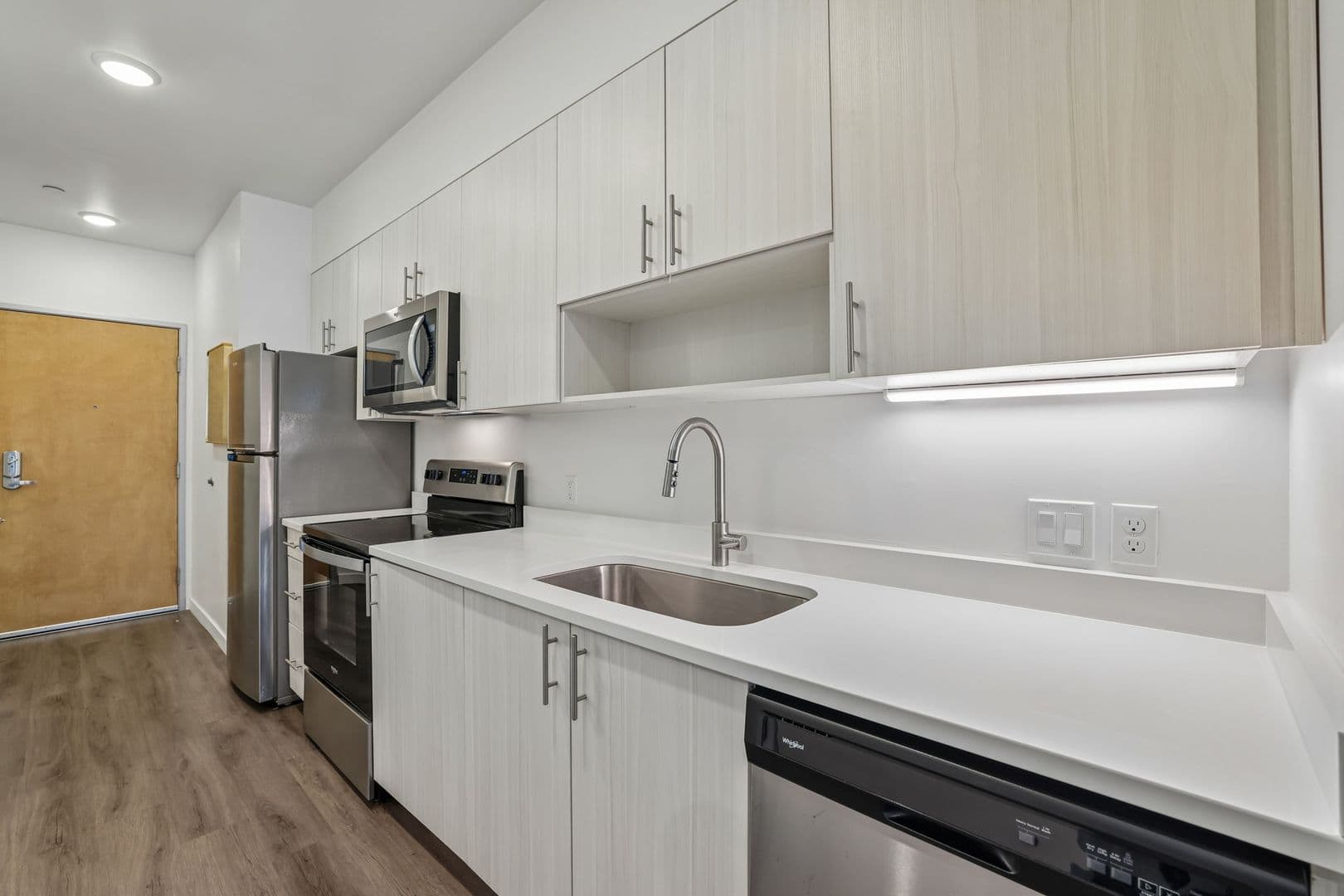 Portland Apartment: 8124 SE 6th Avenue