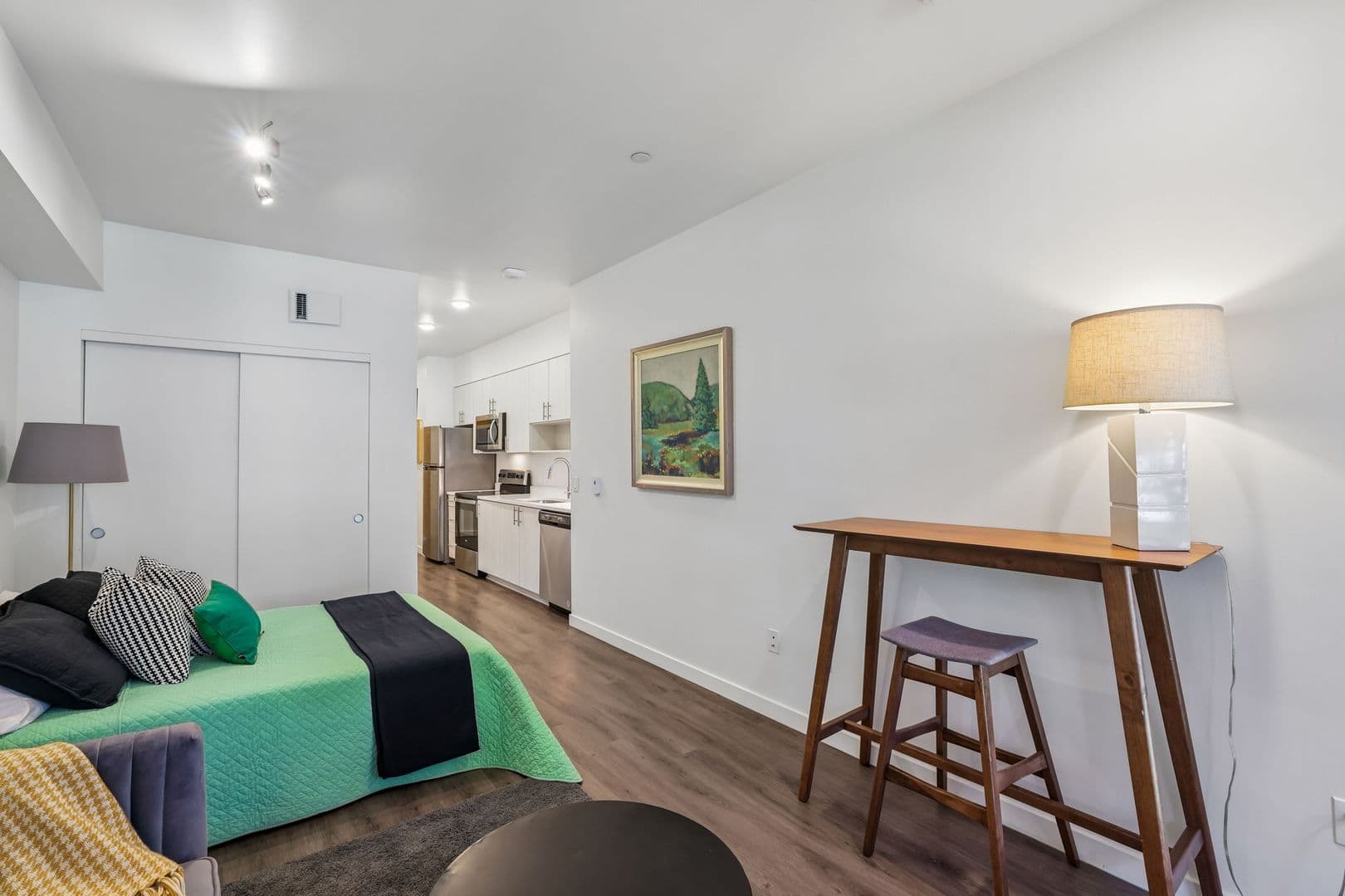 Portland Apartment: 8124 SE 6th Avenue