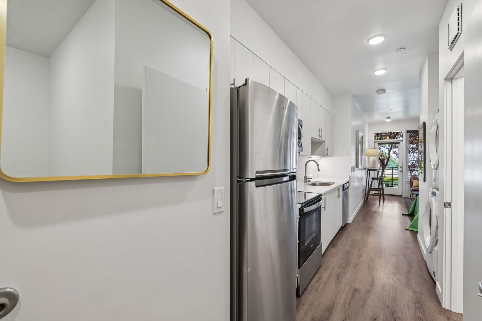 Portland Apartment: 8124 SE 6th Avenue