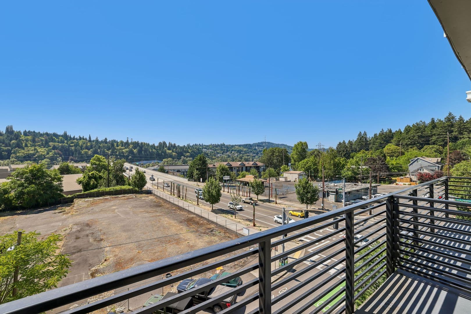 Portland Apartment: 8124 SE 6th Avenue