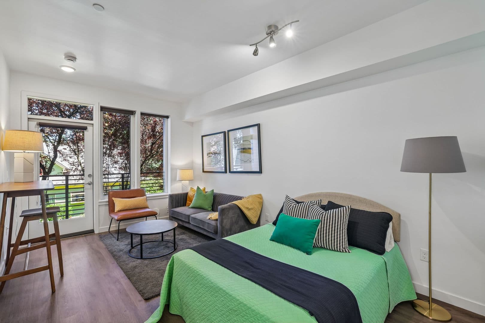 Portland Apartment: 8124 SE 6th Avenue