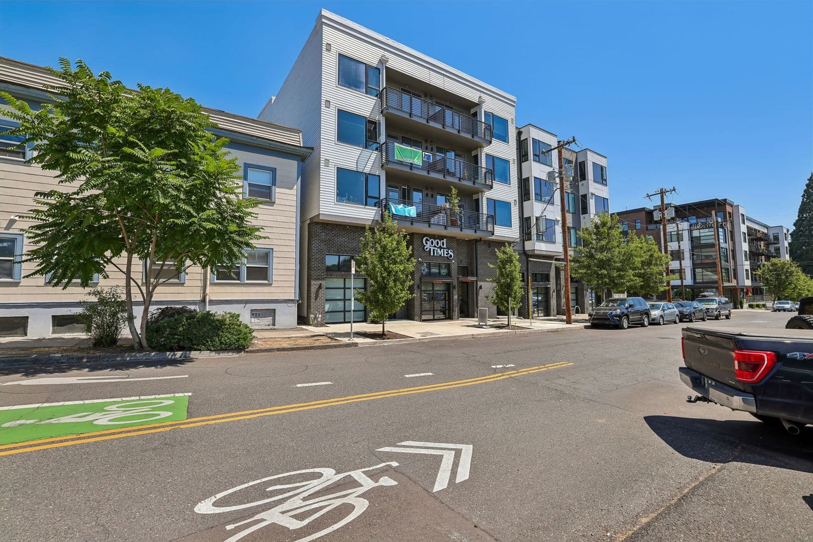 Portland Apartment: 8124 SE 6th Avenue