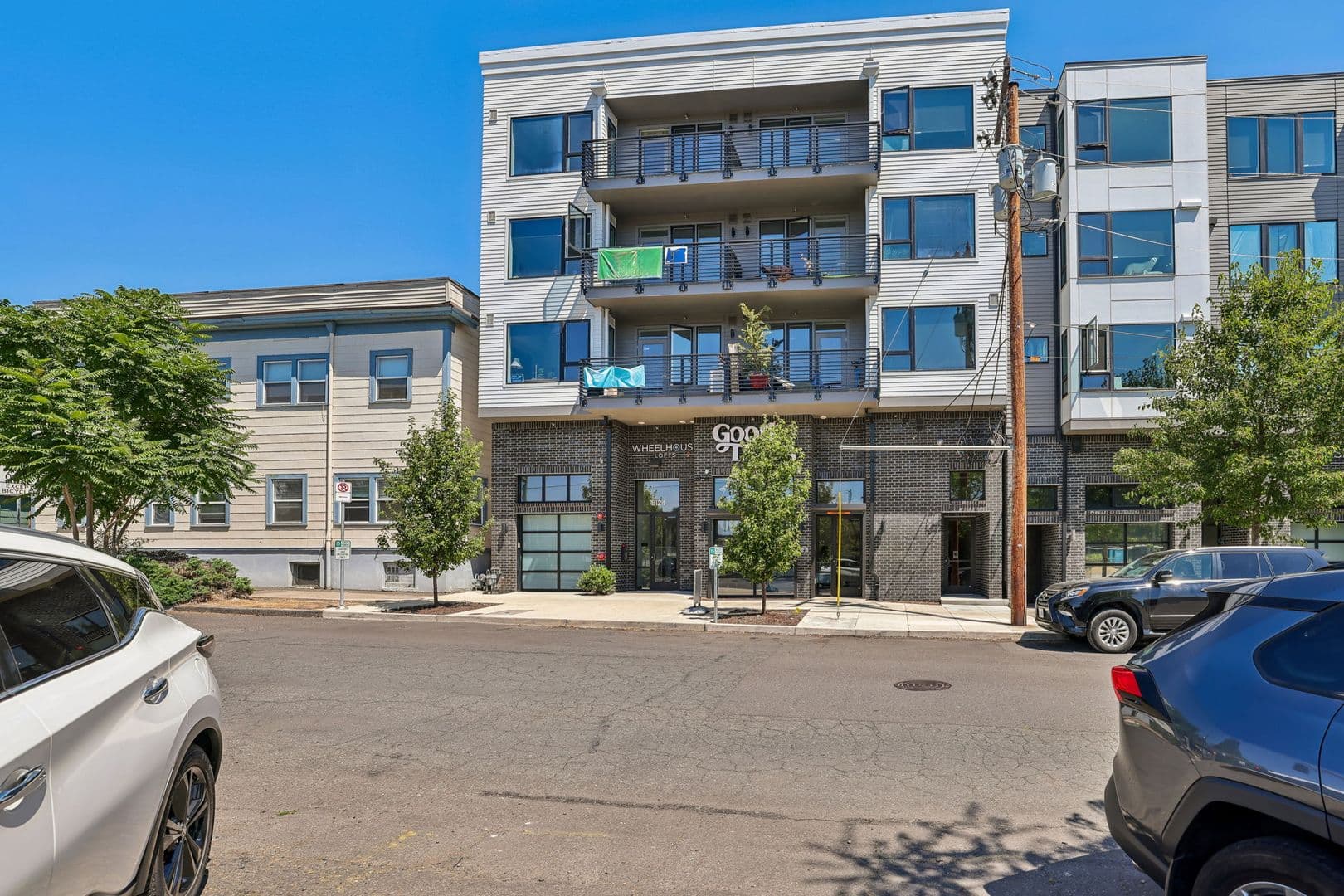 Portland Apartment: 8124 SE 6th Avenue