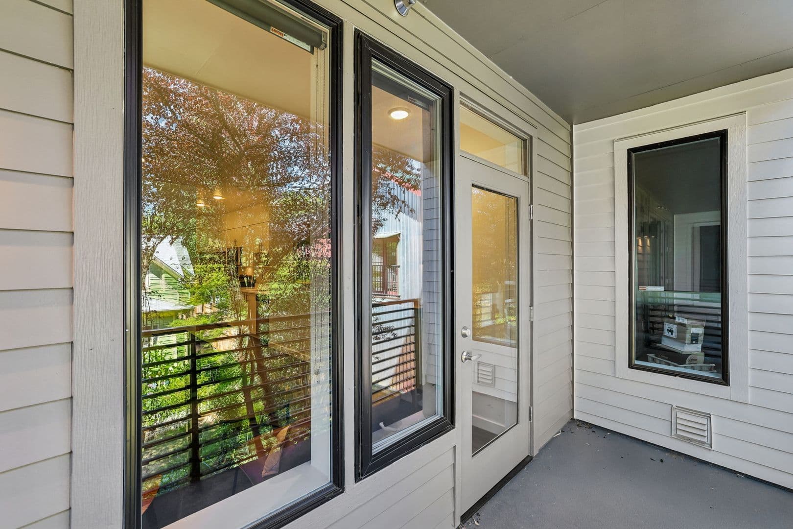 Portland Apartment: 8124 SE 6th Avenue