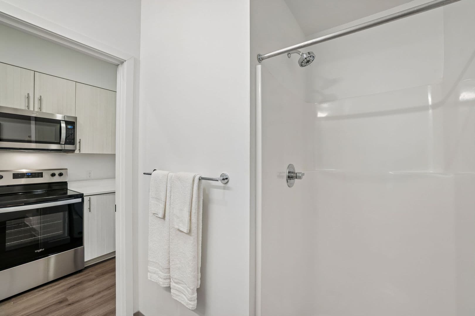 Portland Apartment: 8124 SE 6th Avenue