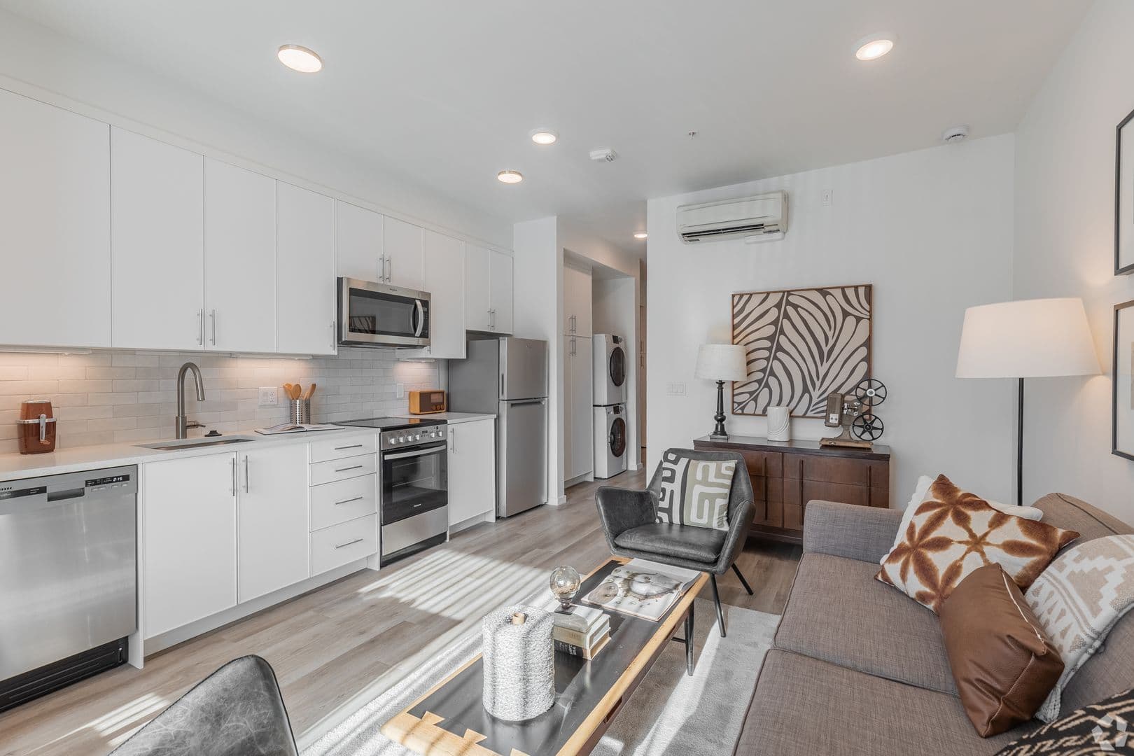 Portland Apartment: 4915 N Vancouver Ave