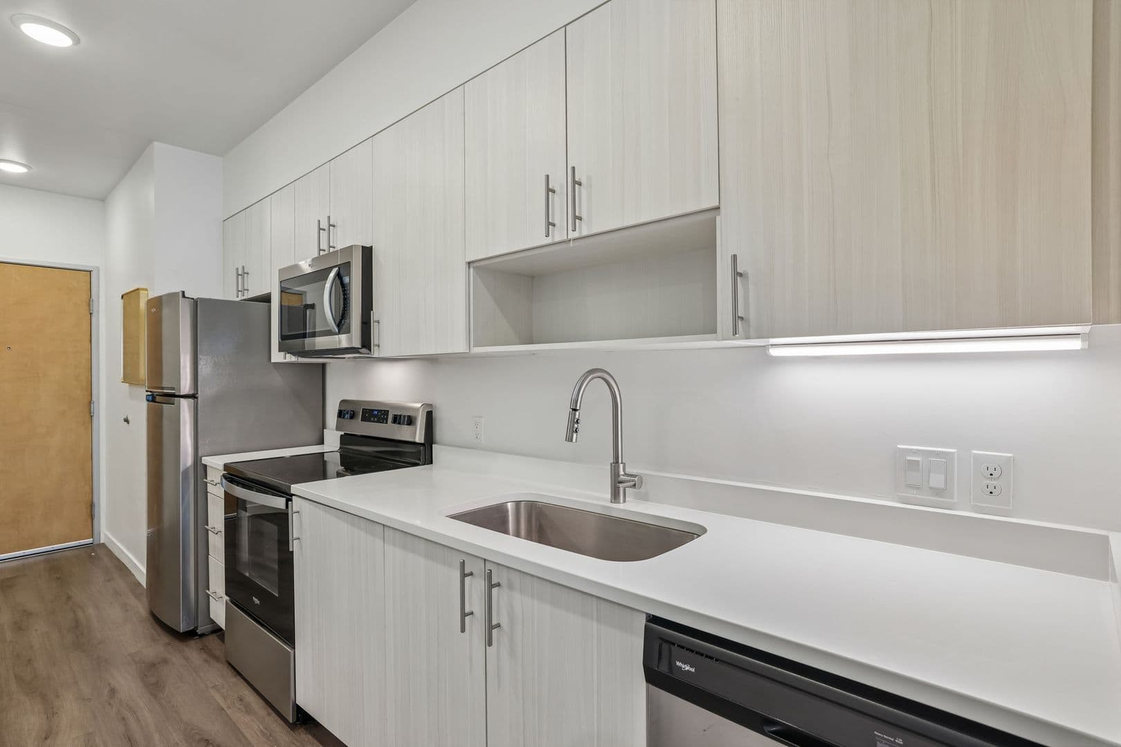 Portland Apartment: 8124 SE 6th Avenue