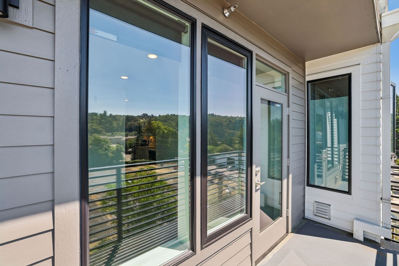 Portland Apartment: 8124 SE 6th Avenue