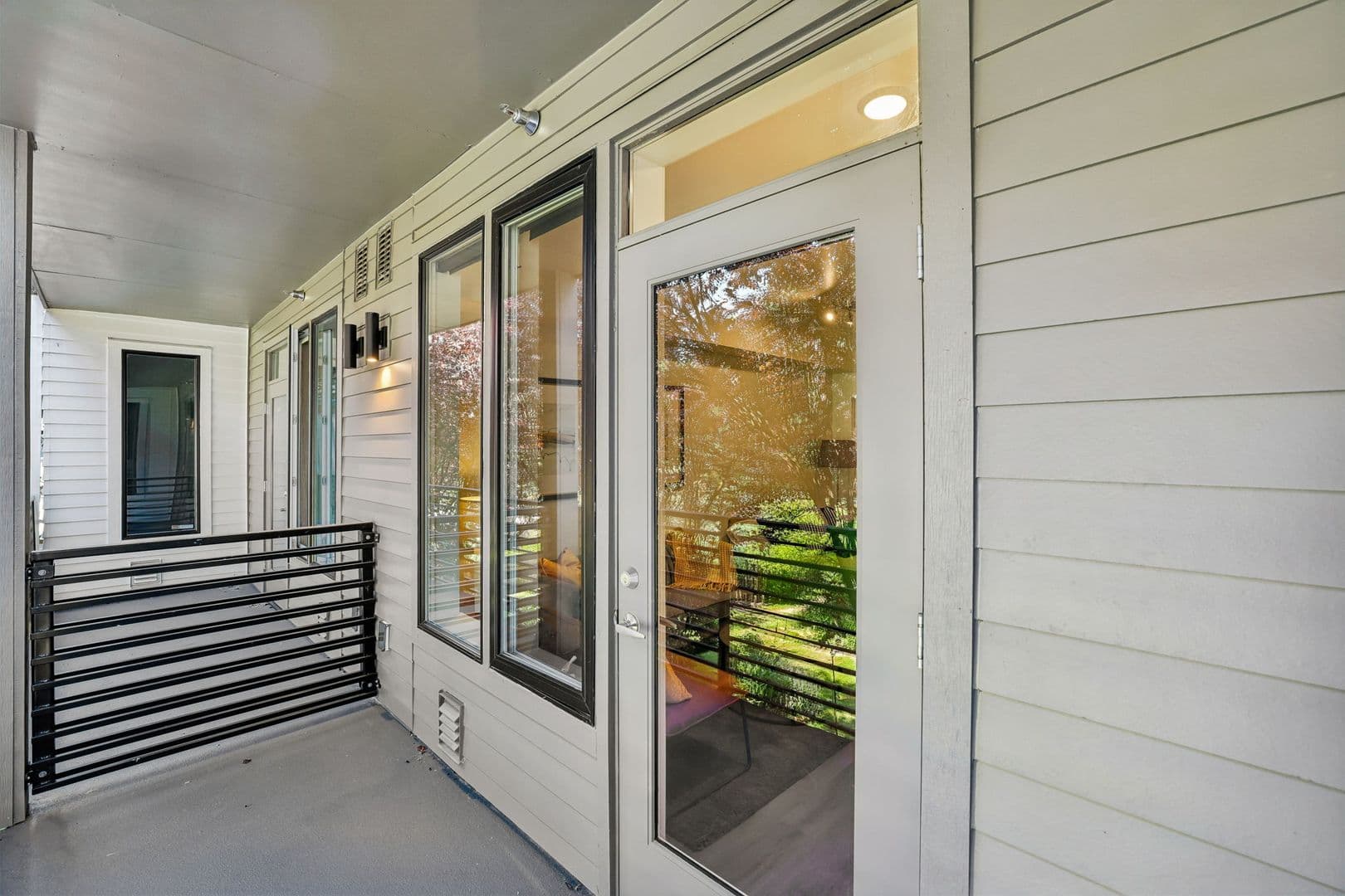 Portland Apartment: 8124 SE 6th Avenue