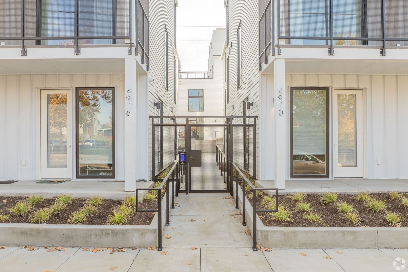 Portland Apartment: 4915 N Vancouver Ave