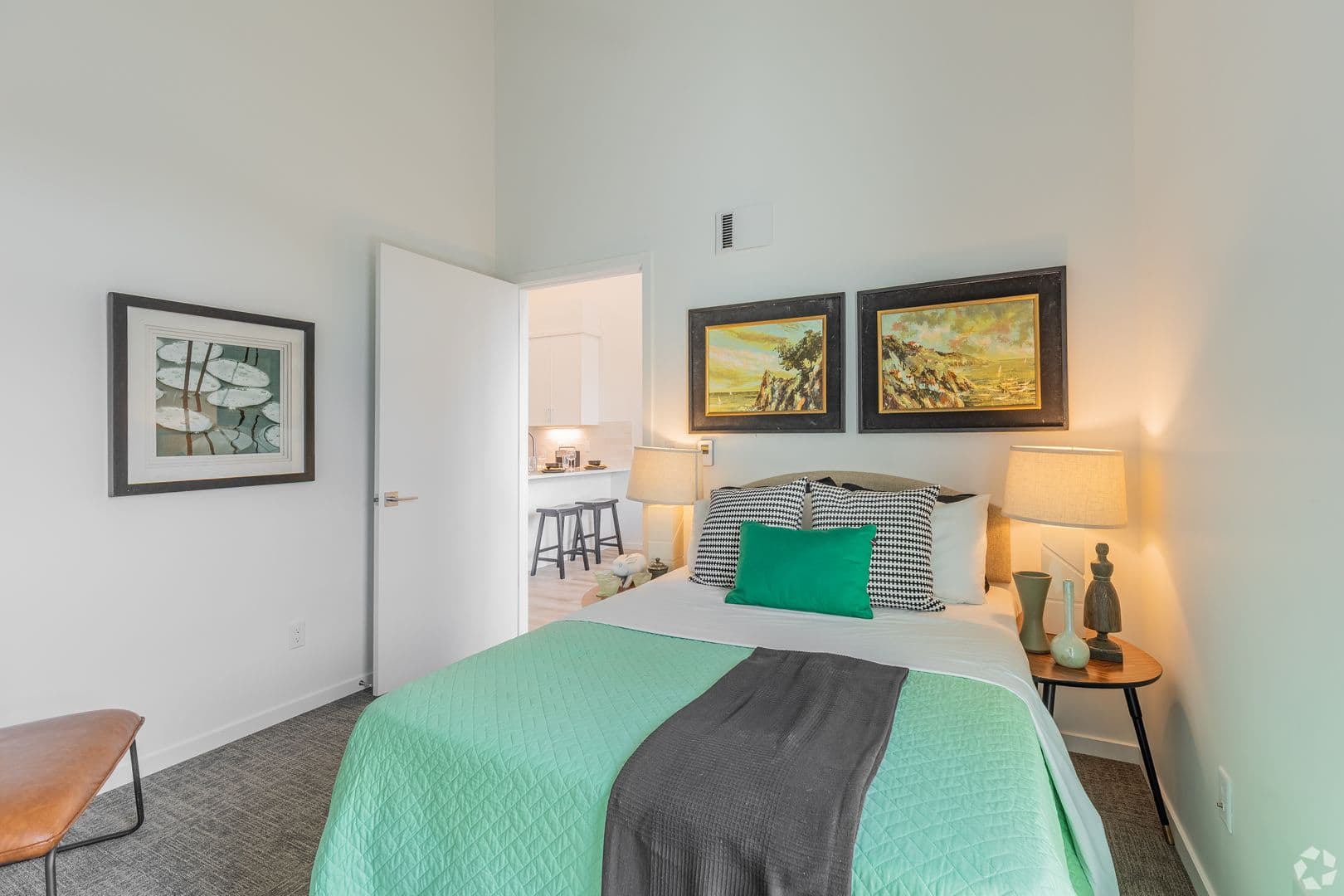Portland Apartment: 4915 N Vancouver Ave