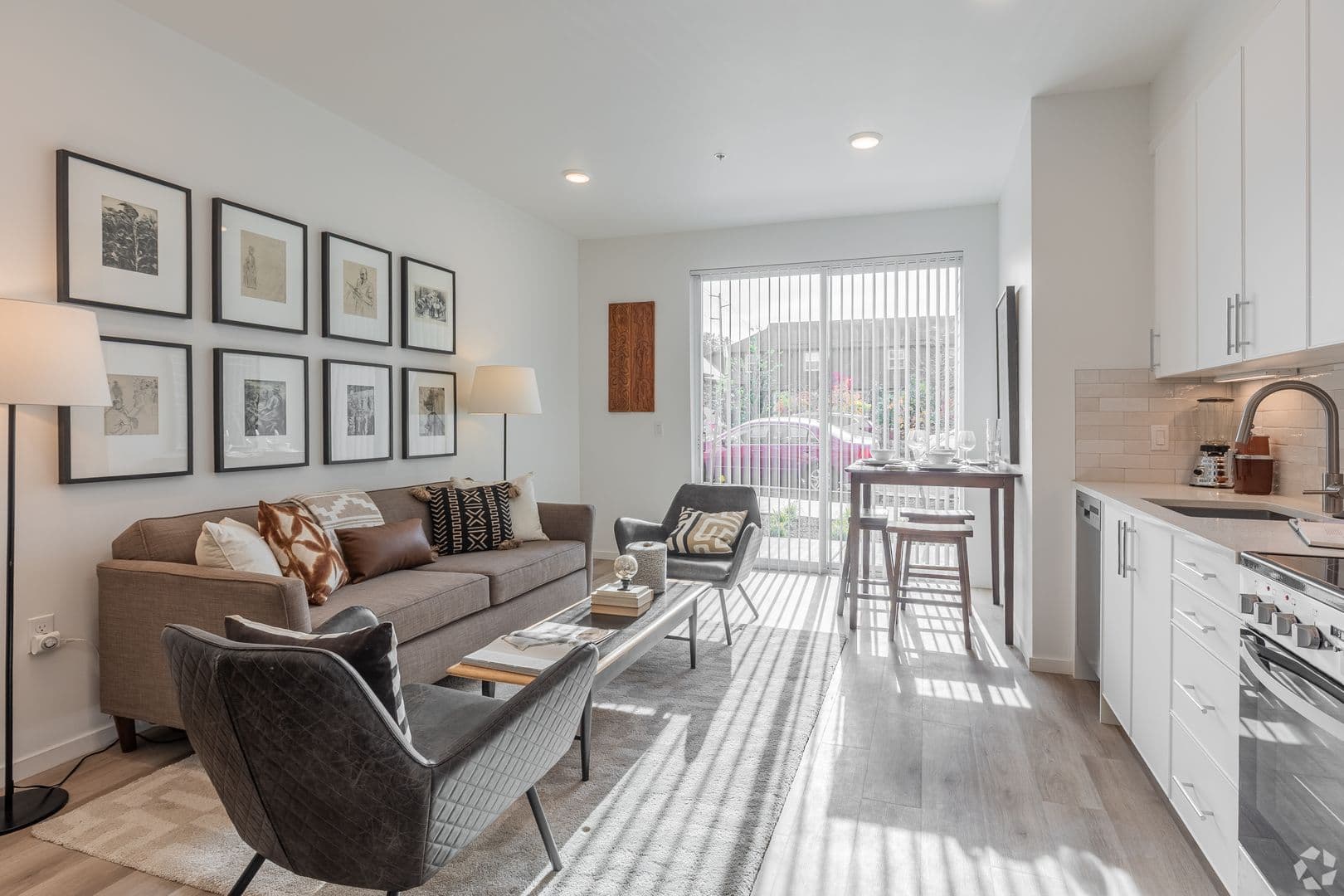 Portland Apartment: 4915 N Vancouver Ave