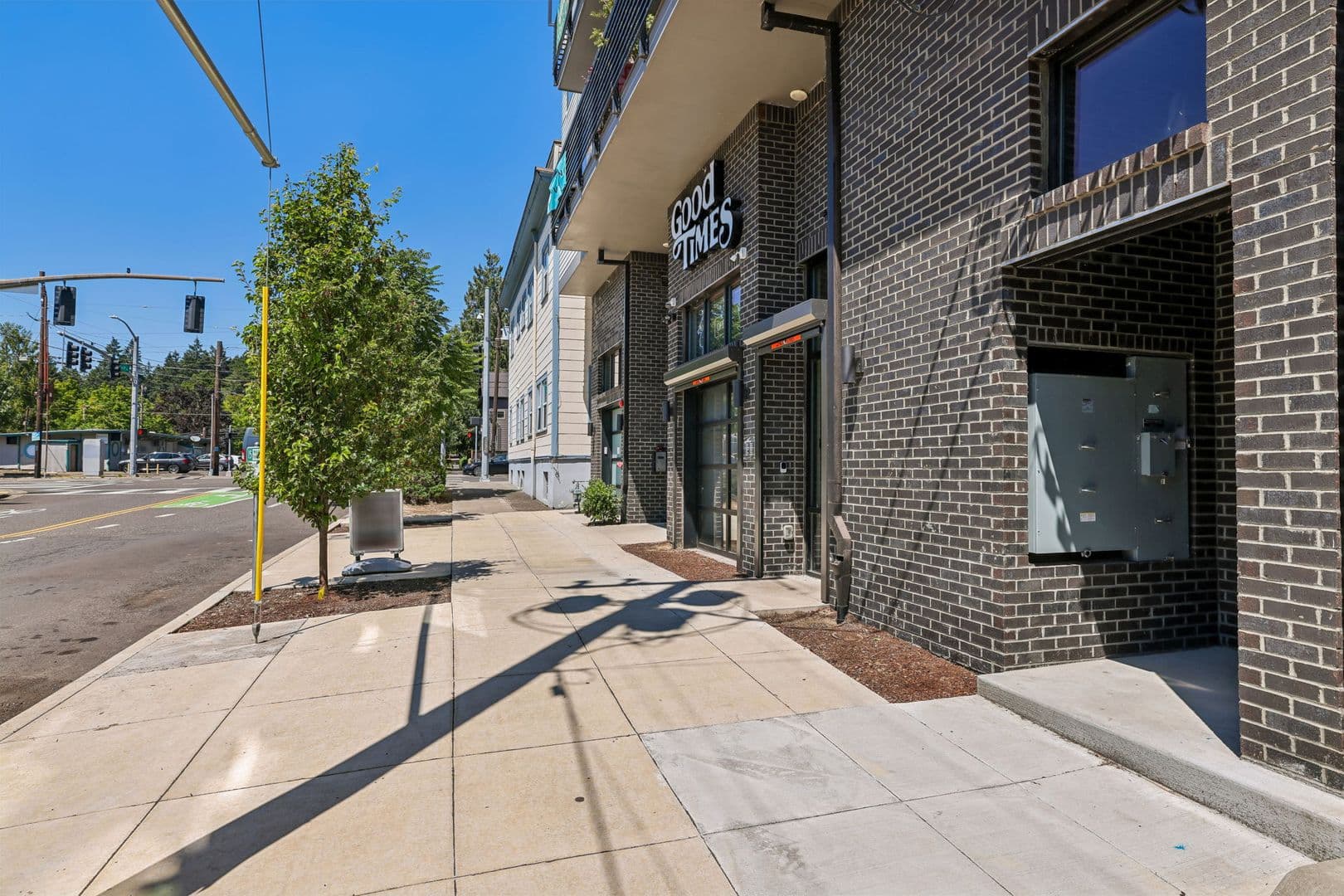 Portland Apartment: 8124 SE 6th Avenue