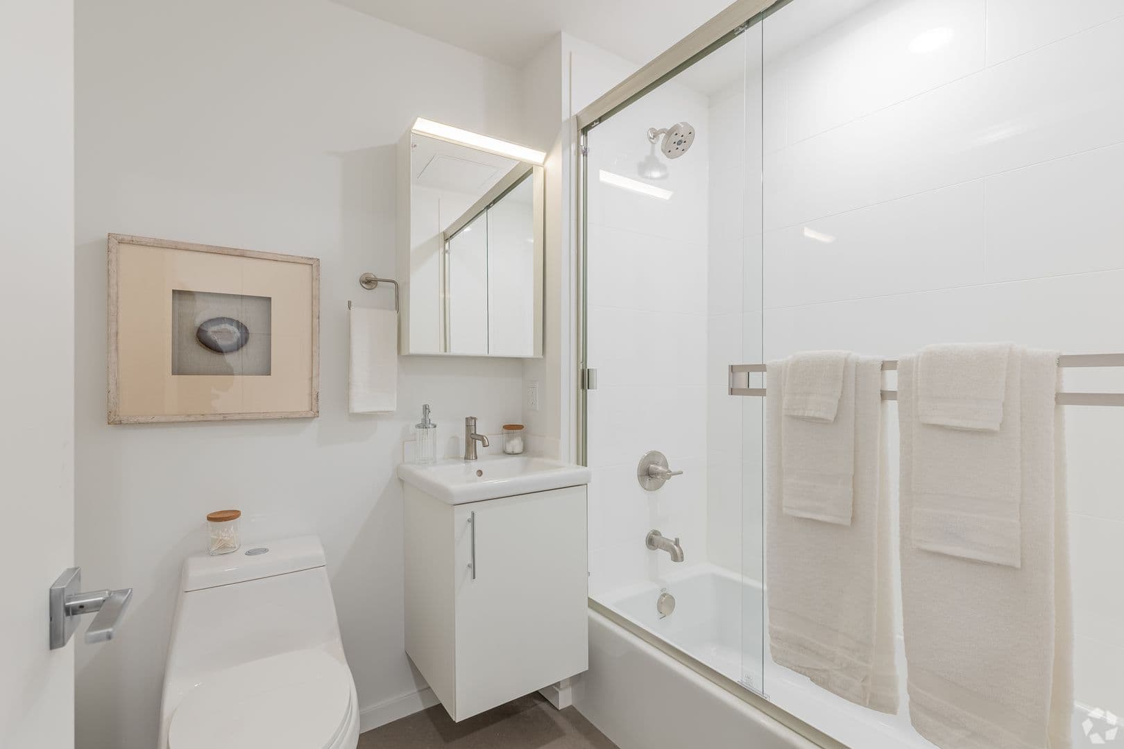 Portland Apartment: 4915 N Vancouver Ave