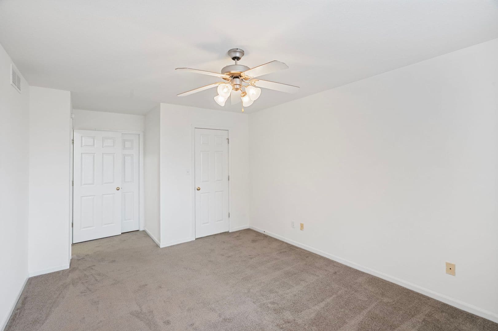 Columbia Apartment: 3501-3503 La Mesa Dr.