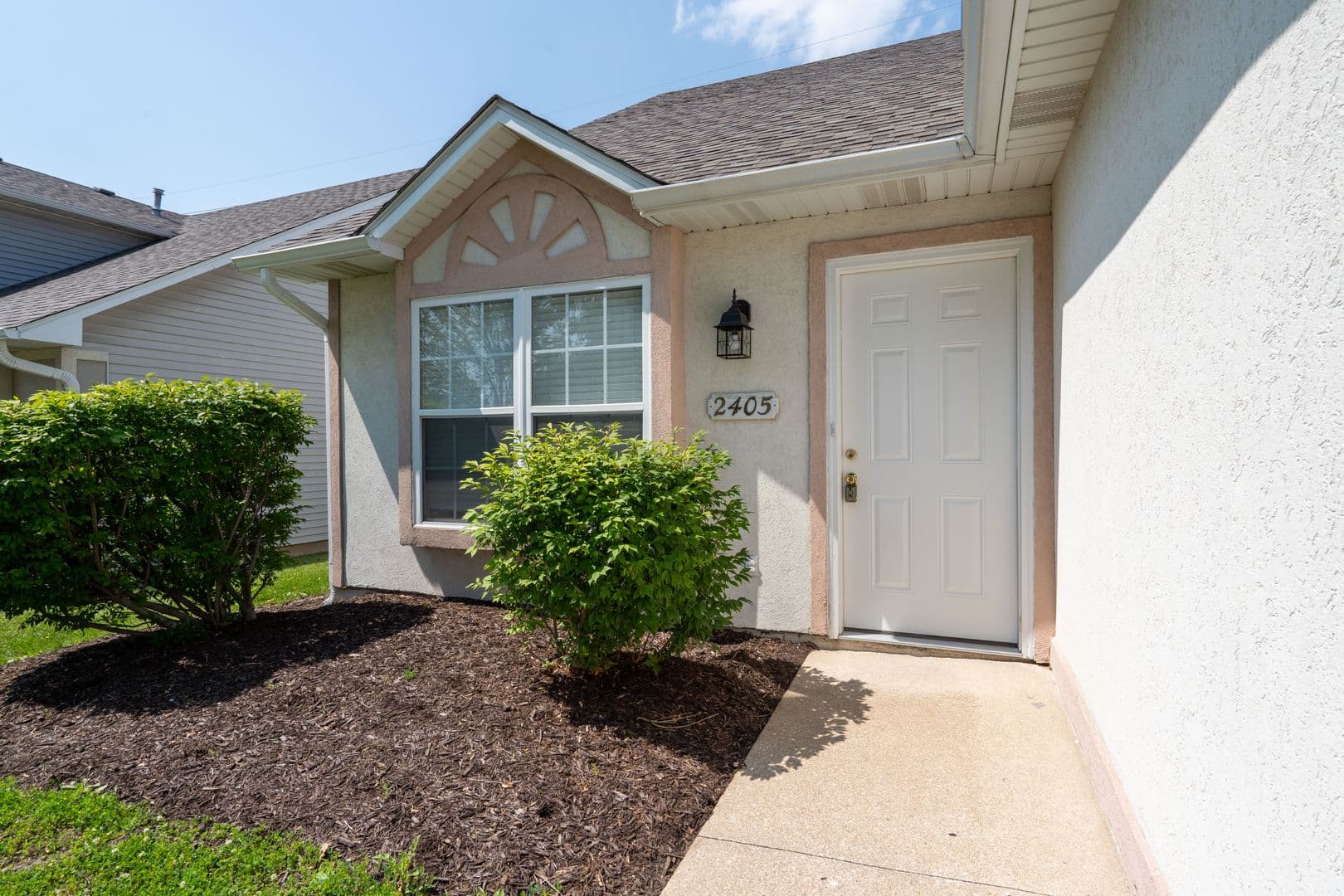 Columbia Apartment: 2405-2407 Northampton Dr.