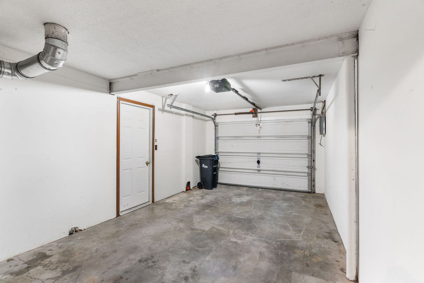 Columbia Apartment: 1712 Oxford Dr., A & B