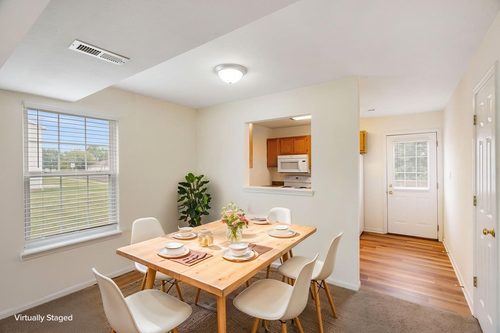 Columbia Apartment: 3509-3511 La Mesa Dr.