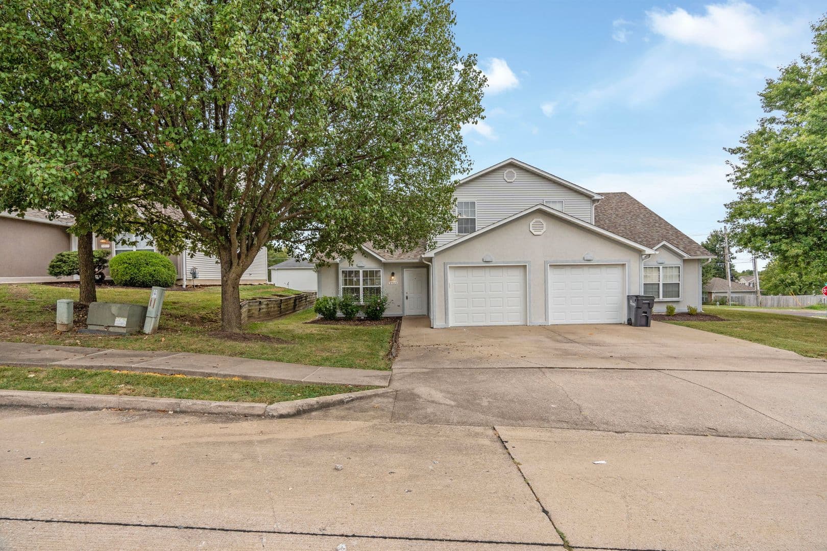 Columbia Apartment: 3501-3503 La Mesa Dr.