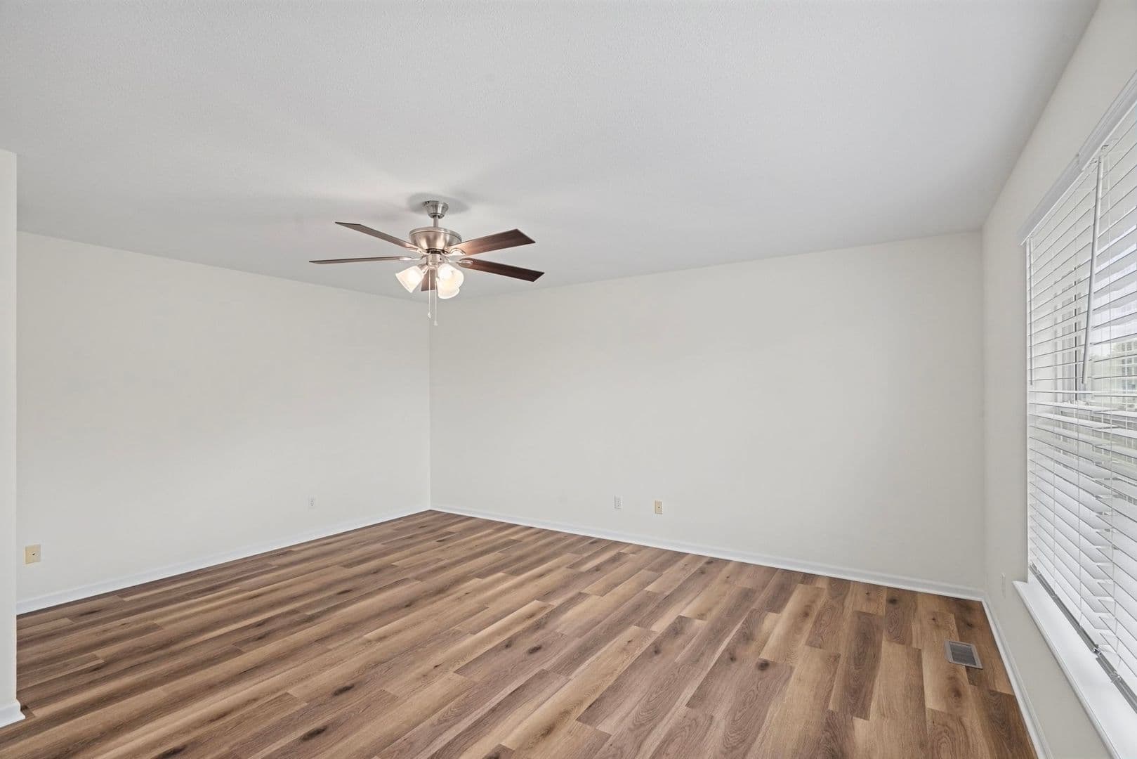 Columbia Apartment: 3501-3503 La Mesa Dr.
