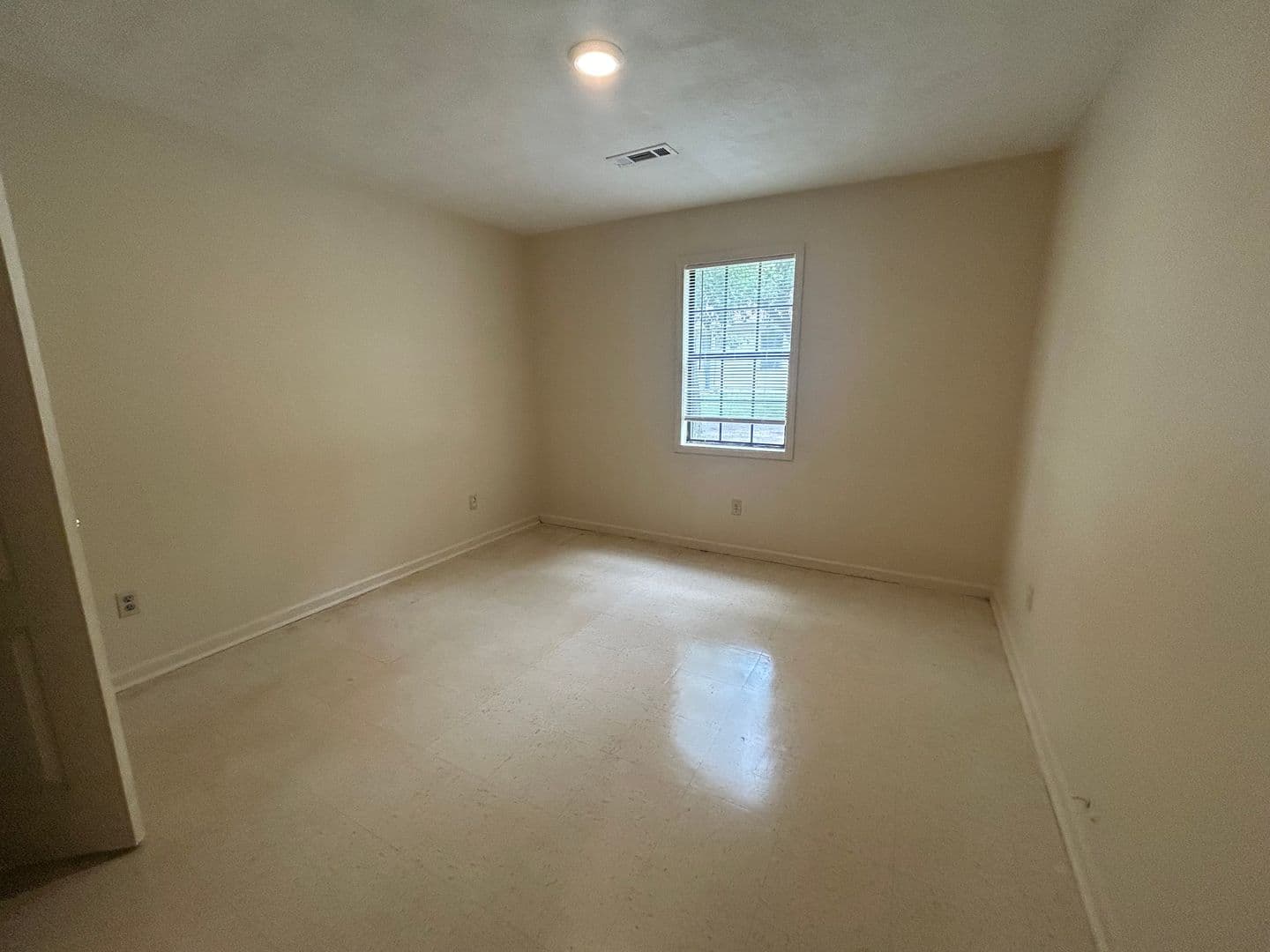 Brownsville Apartment: 20 Tina Drive