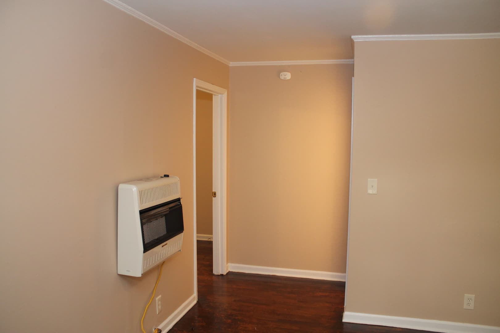 Brownsville Apartment: 620 Evans Street
