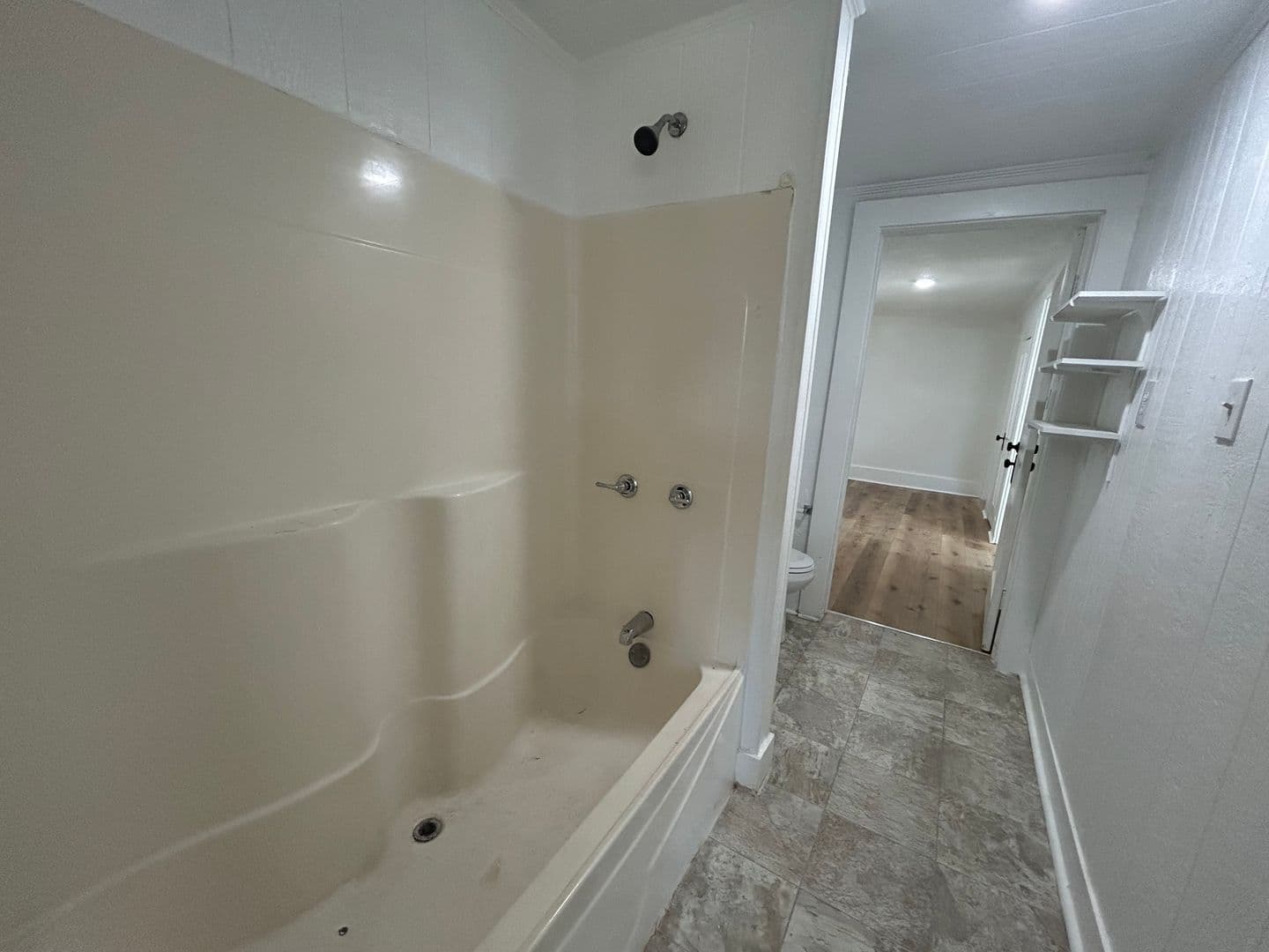 Brownsville Apartment: 130 Franklin St.