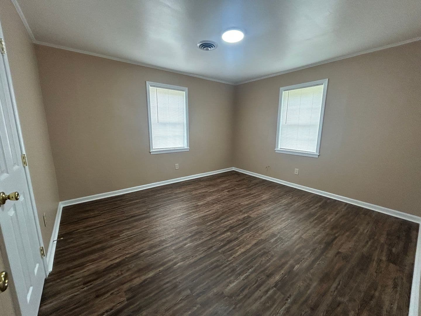 Brownsville Apartment: Beechwood