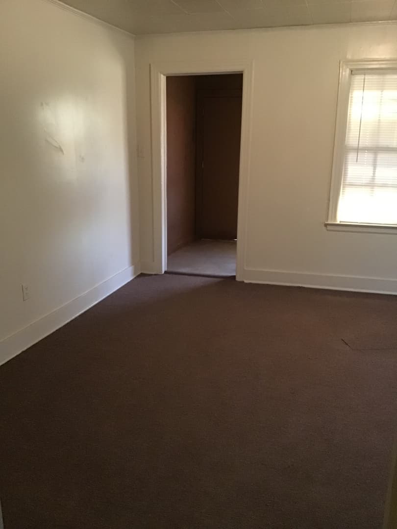 Brownsville Apartment: 607 Hatchie St.