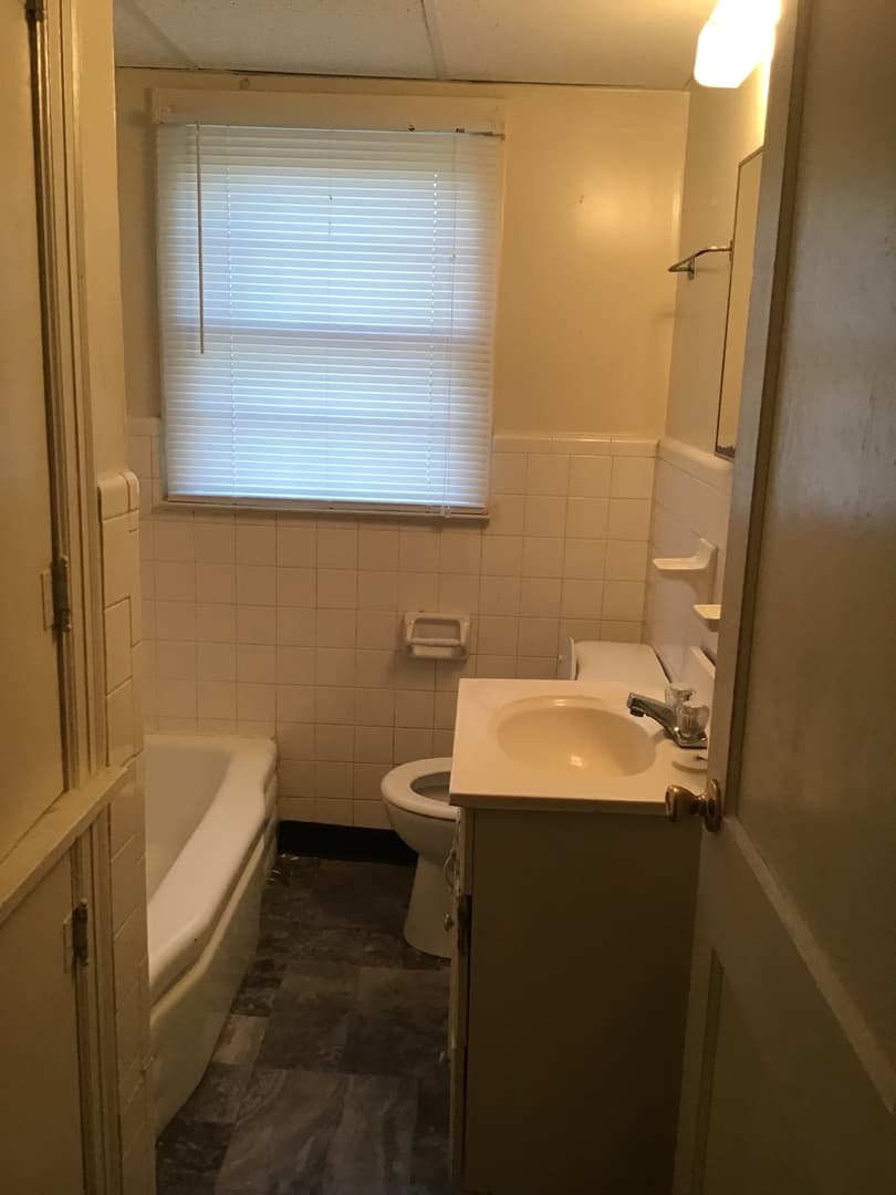 Brownsville Apartment: 607 Hatchie St.