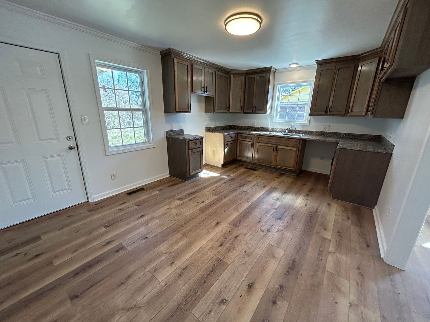 Brownsville House: 113 Holly Cove