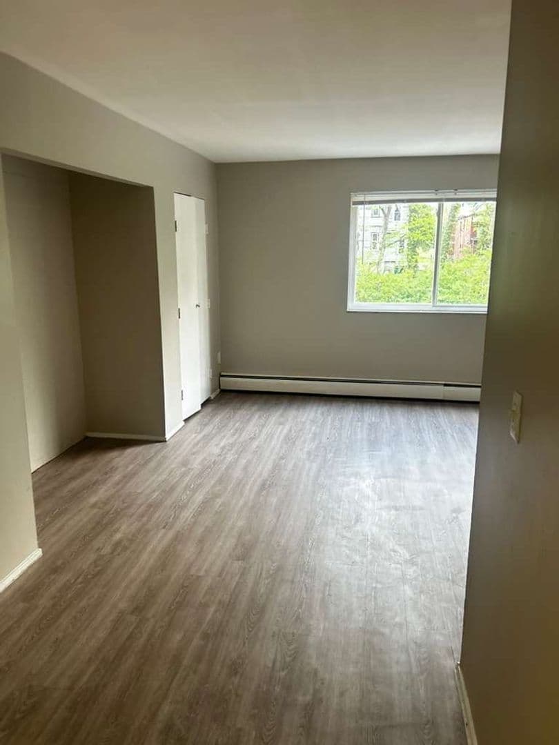 Cincinnati Apartment: 7604-7608 Reading Rd