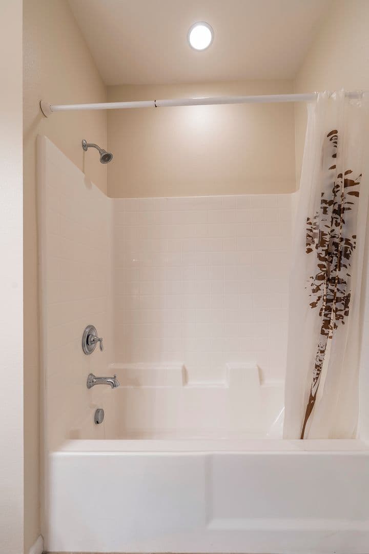 Torrance Apartment: 2303 Jefferson Street