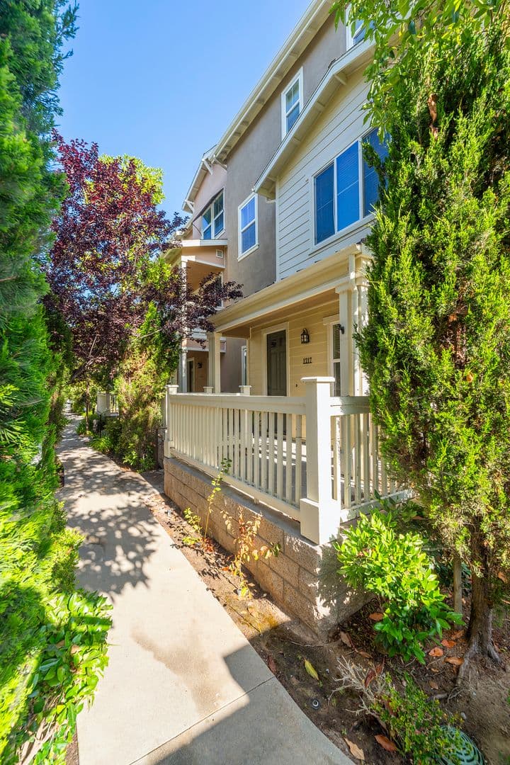 Torrance Apartment: 2303 Jefferson Street