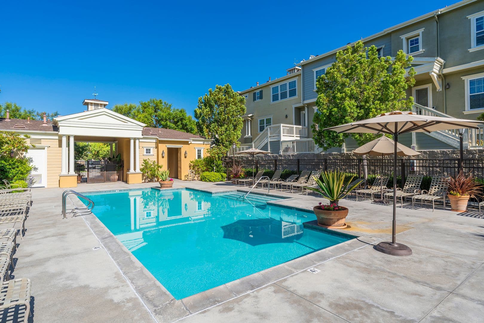 Torrance Apartment: 2303 Jefferson Street