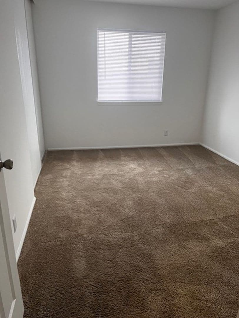 Anderson Apartment: 4325 S Madison Ave