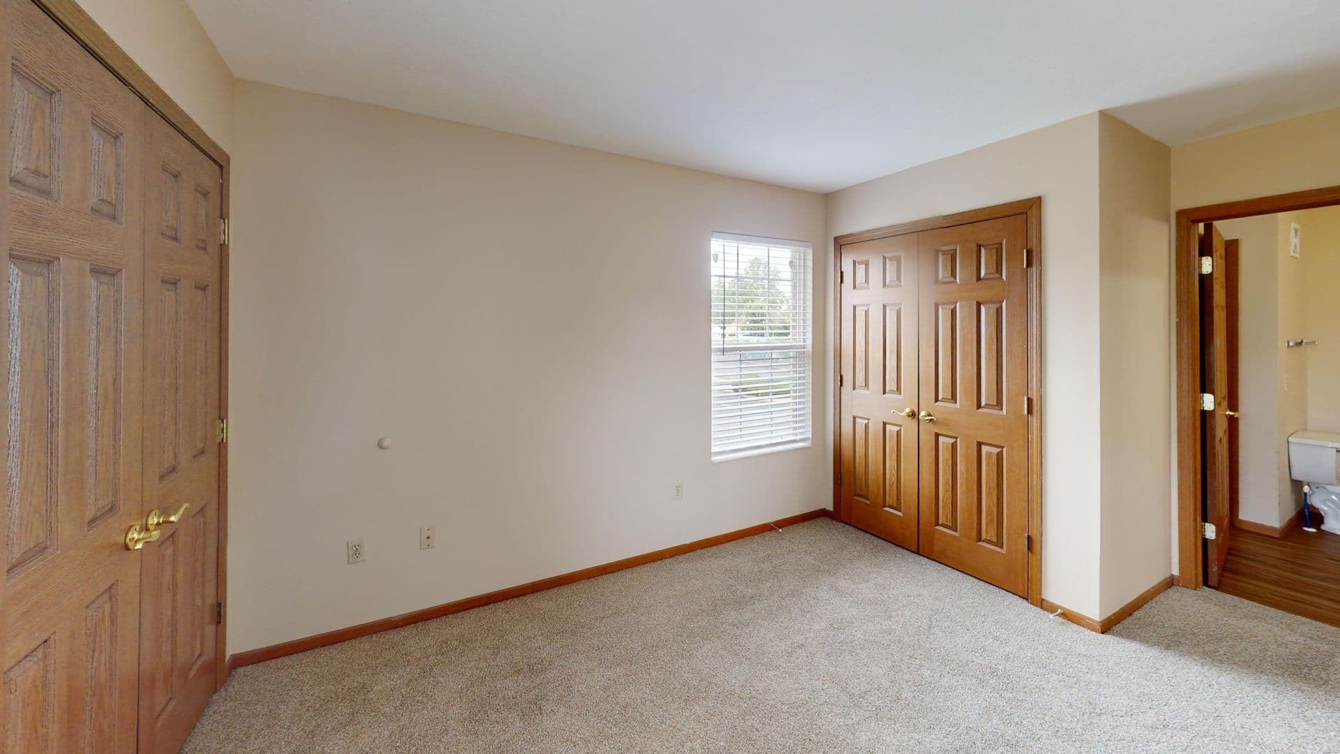Elwood Apartment: 239 N 13th St