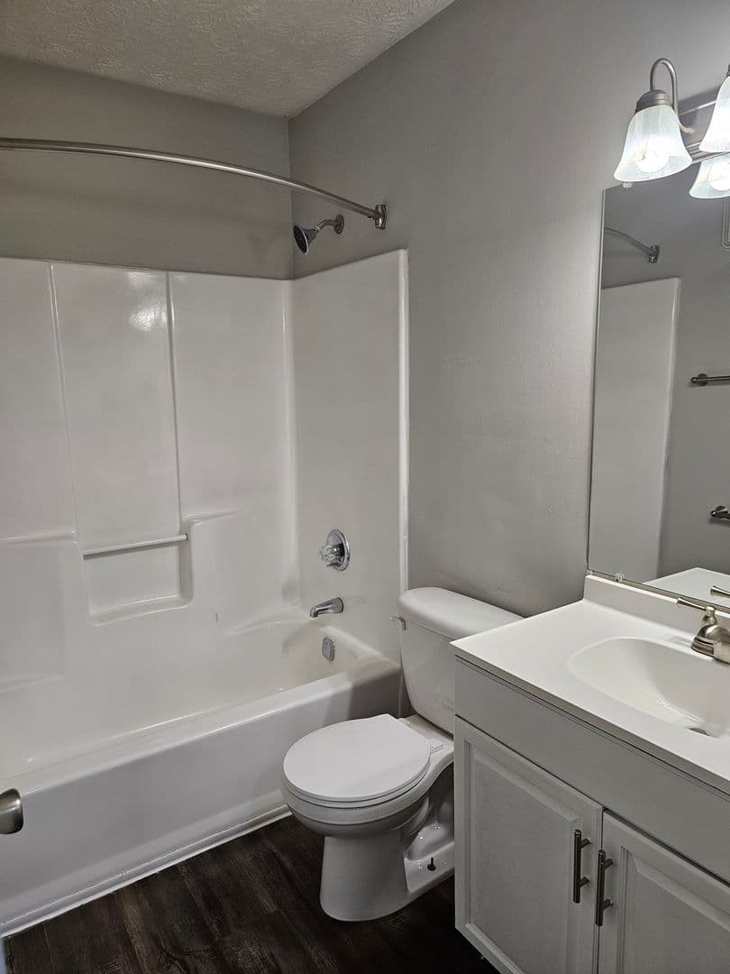 Plainfield Apartment: 250 N. East St