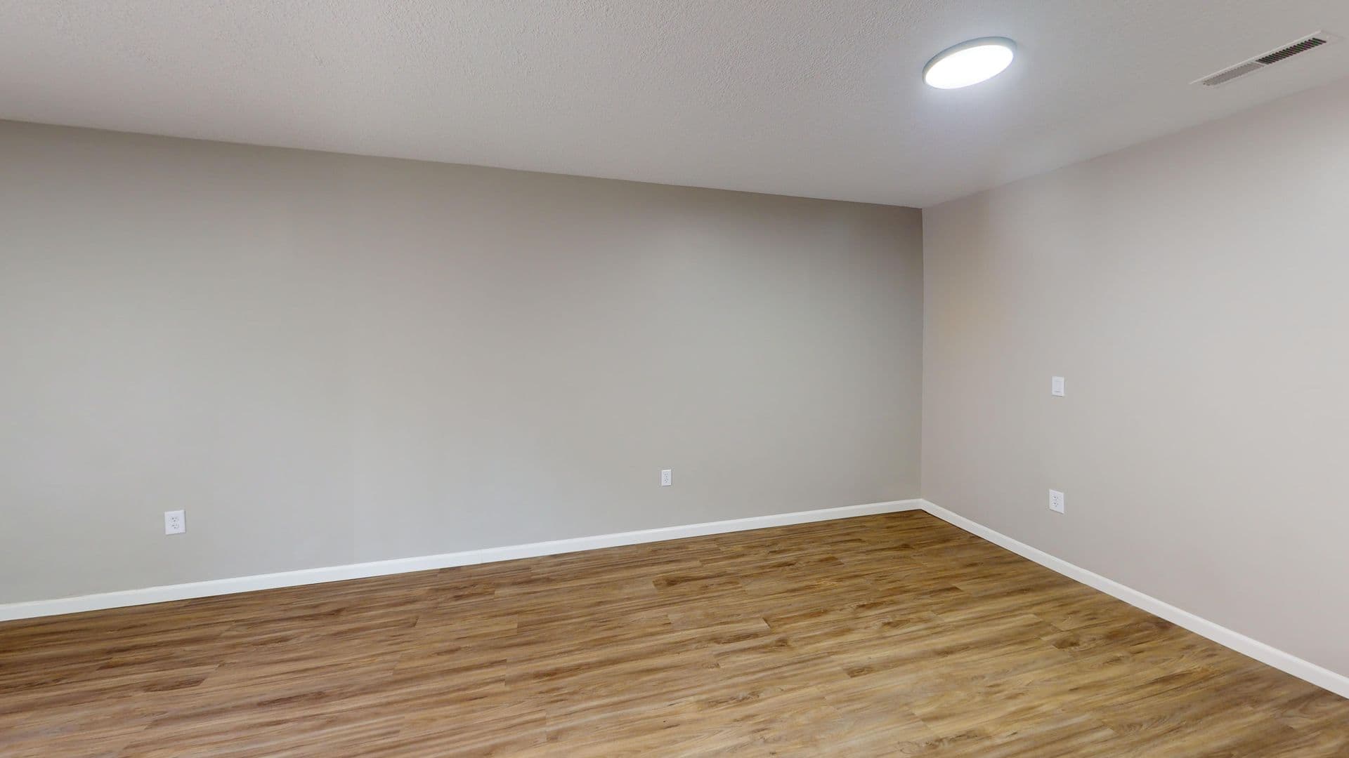 Elwood Apartment: 239 N 13th St