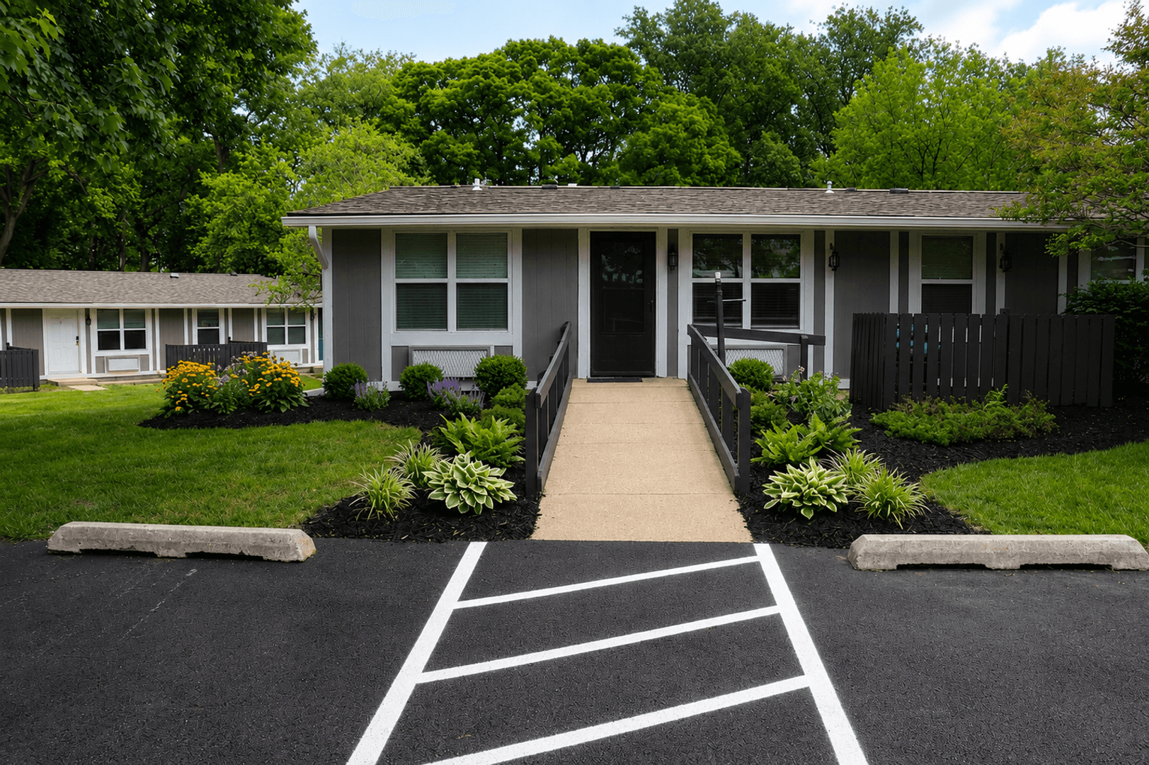 Muncie Apartment: 4049 N Everett Rd #A