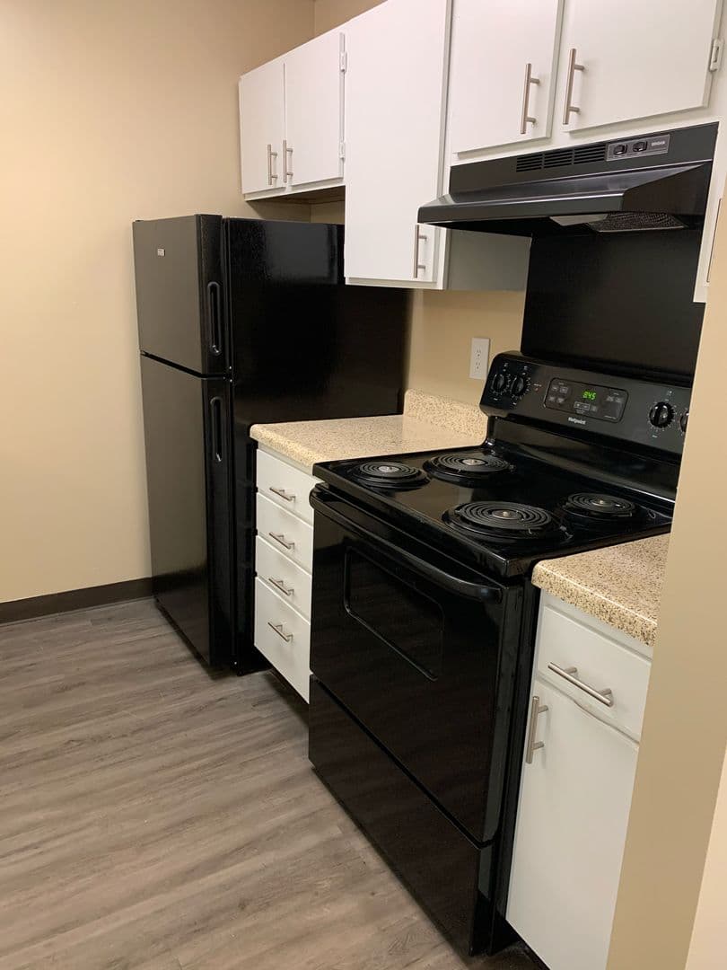 Muncie Apartment: 125 E Oldfield Ln
