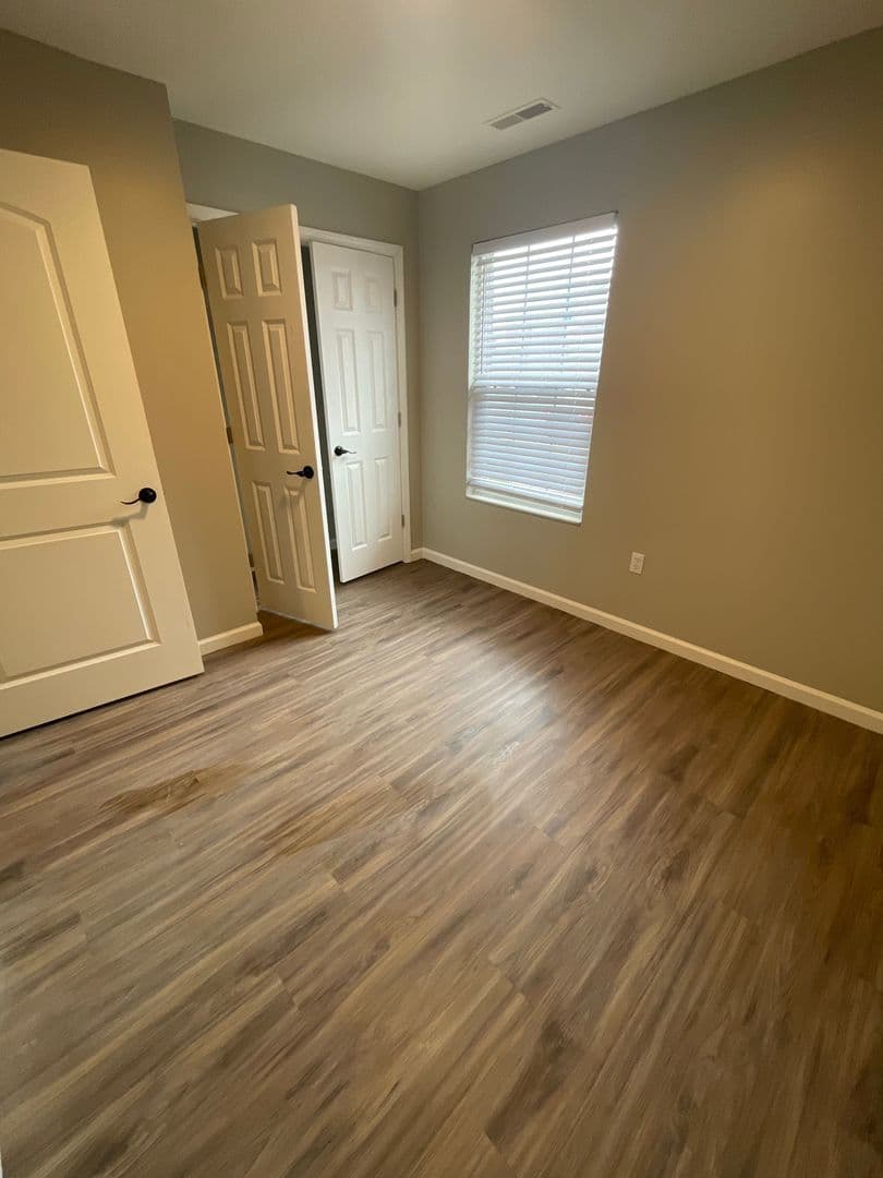 Elwood Apartment: 239 N 13th St