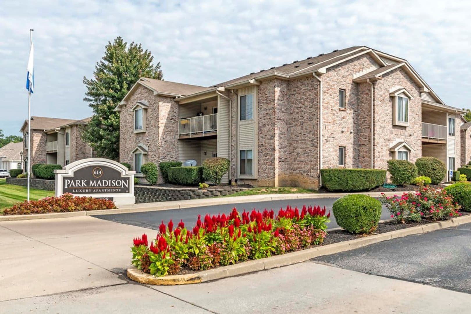 Greenwood Apartment: 614 Park Madison Dr